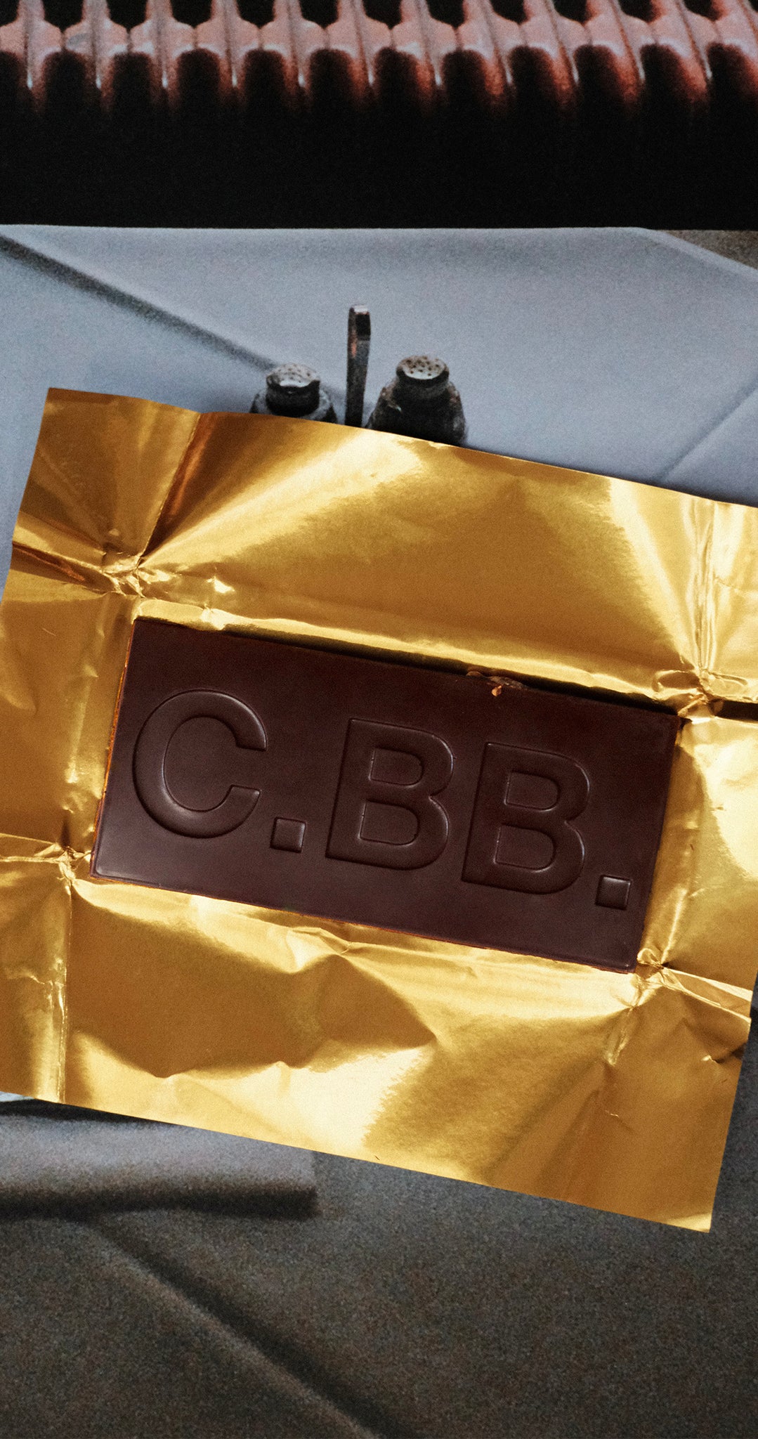 CRUNCHY PEANUTS & VANILLA CREME 74%