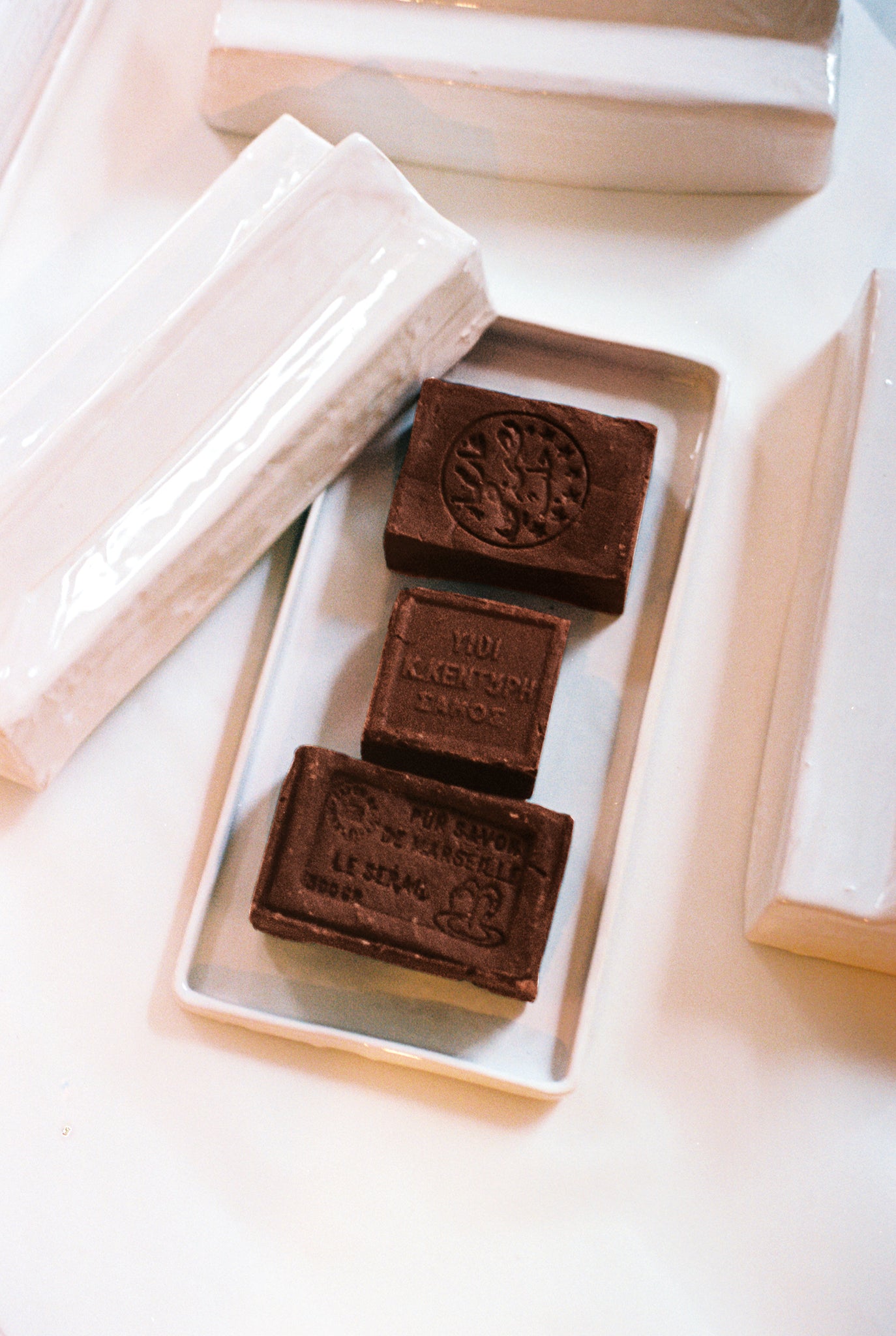 CHOCOLATE SOAP COLLECTION WITH CERAMIC DISH